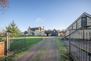 GUTTERIDGE HALL LANE- click for photo gallery